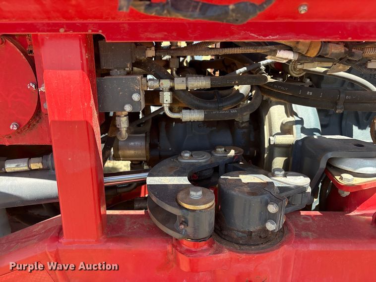 image for item FC2449 2004 Moffett M5500 forklift