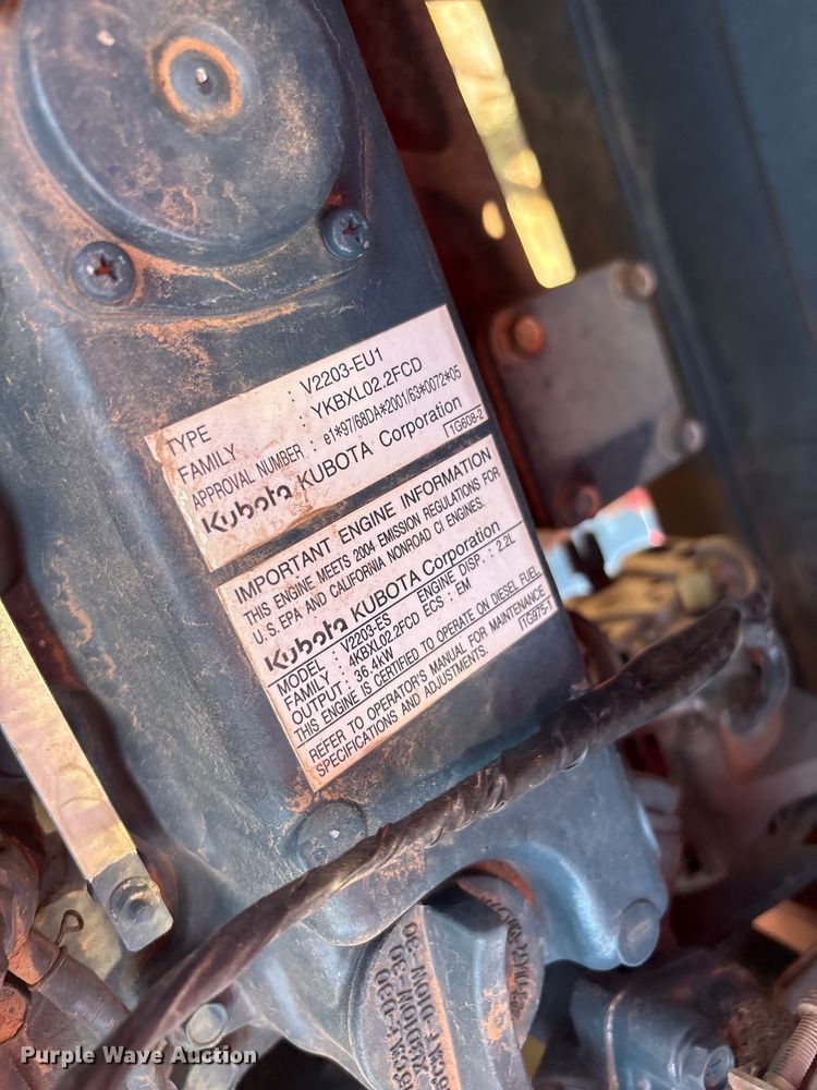 image for item FC2449 2004 Moffett M5500 forklift