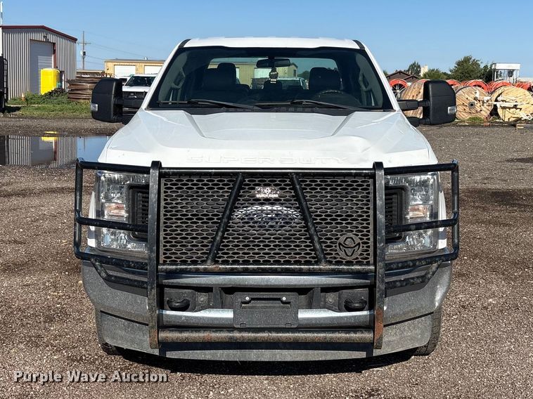 image for item FC2487 2019 Ford F250 Super Duty Crew Cab pickup truck