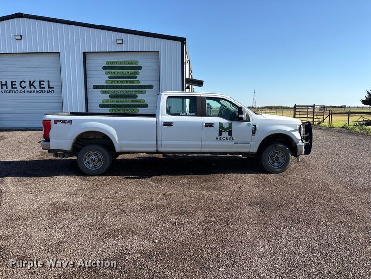 image for item FC2487 2019 Ford F250 Super Duty Crew Cab pickup truck