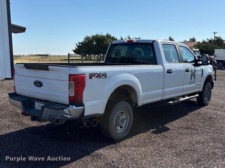 image for item FC2487 2019 Ford F250 Super Duty Crew Cab pickup truck