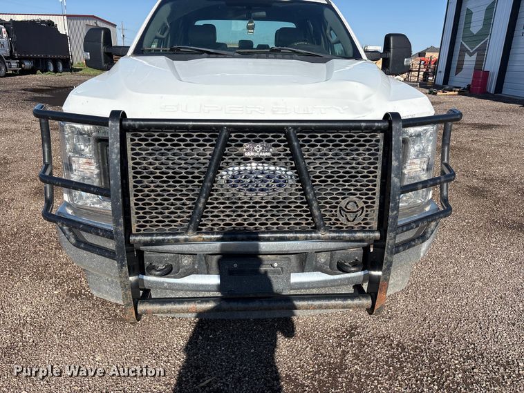 image for item FC2487 2019 Ford F250 Super Duty Crew Cab pickup truck