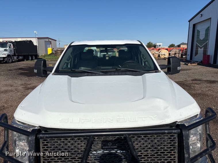 image for item FC2487 2019 Ford F250 Super Duty Crew Cab pickup truck