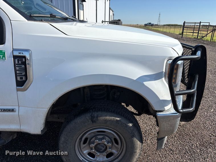 image for item FC2487 2019 Ford F250 Super Duty Crew Cab pickup truck
