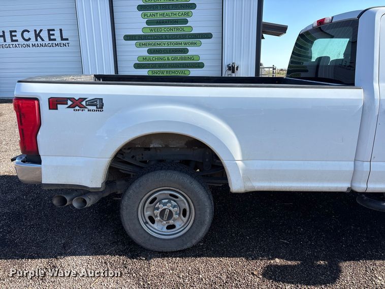 image for item FC2487 2019 Ford F250 Super Duty Crew Cab pickup truck