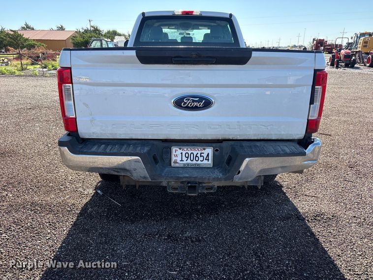 image for item FC2487 2019 Ford F250 Super Duty Crew Cab pickup truck