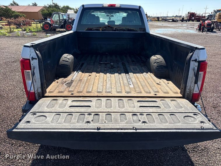 image for item FC2487 2019 Ford F250 Super Duty Crew Cab pickup truck