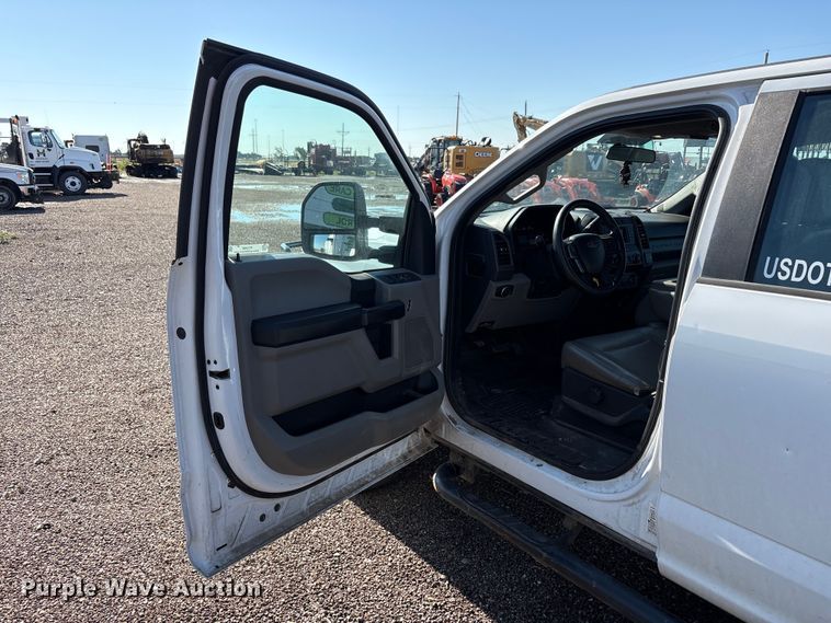 image for item FC2487 2019 Ford F250 Super Duty Crew Cab pickup truck