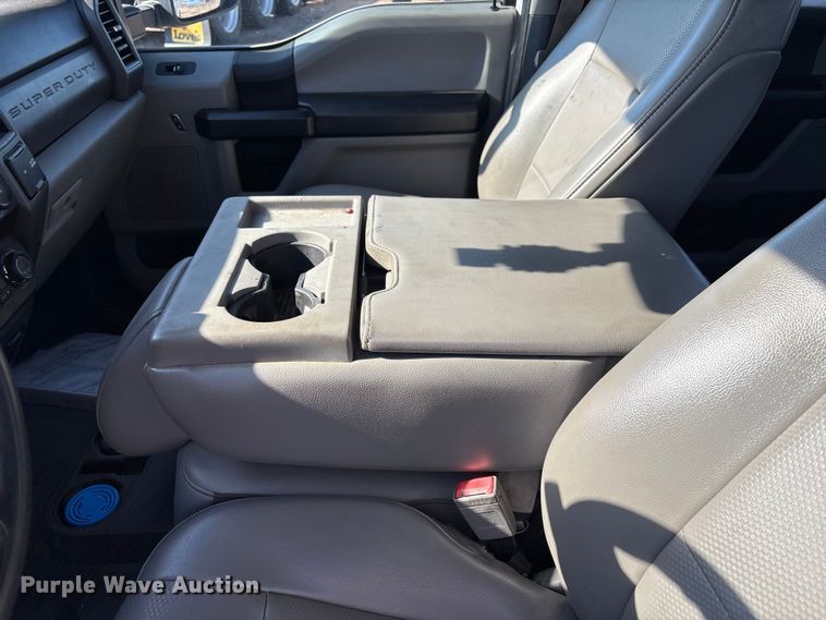 image for item FC2487 2019 Ford F250 Super Duty Crew Cab pickup truck