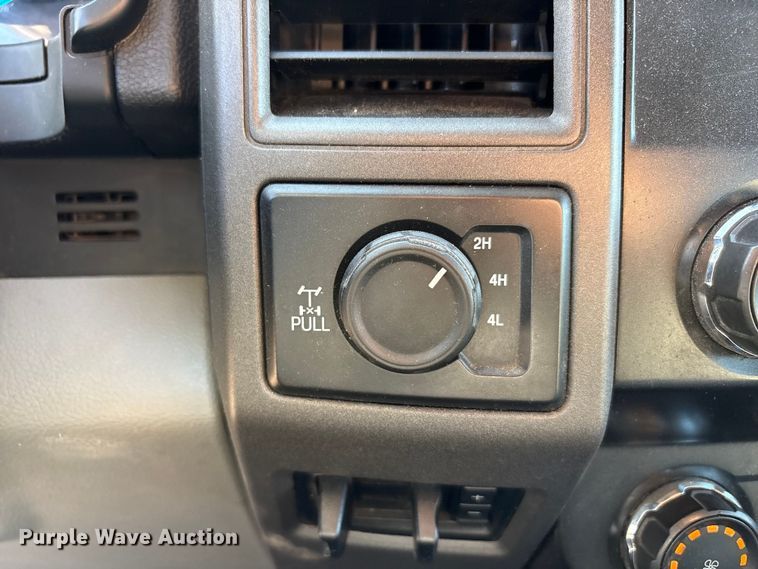 image for item FC2487 2019 Ford F250 Super Duty Crew Cab pickup truck