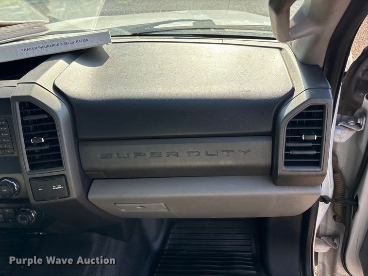 image for item FC2487 2019 Ford F250 Super Duty Crew Cab pickup truck