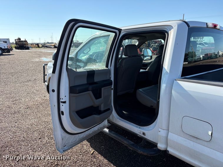 image for item FC2487 2019 Ford F250 Super Duty Crew Cab pickup truck