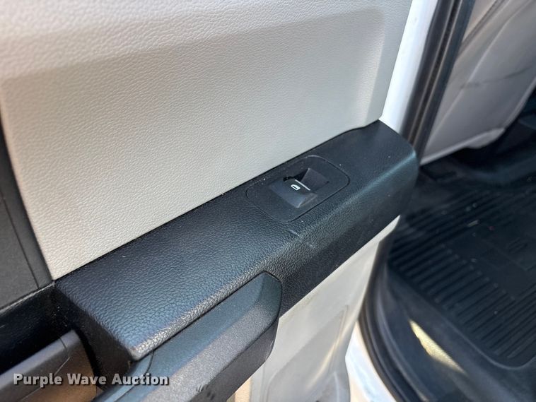 image for item FC2487 2019 Ford F250 Super Duty Crew Cab pickup truck