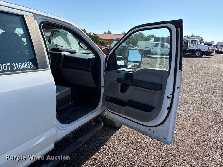 image for item FC2487 2019 Ford F250 Super Duty Crew Cab pickup truck