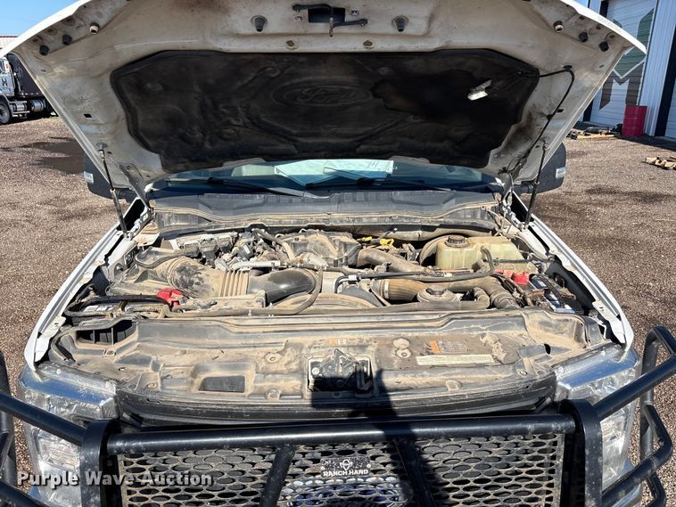 image for item FC2487 2019 Ford F250 Super Duty Crew Cab pickup truck