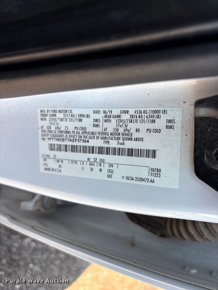image for item FC2487 2019 Ford F250 Super Duty Crew Cab pickup truck