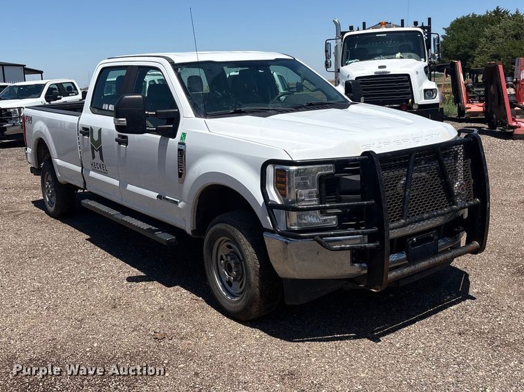 image for item FC2488 2019 Ford F250 Super Duty Crew Cab pickup truck