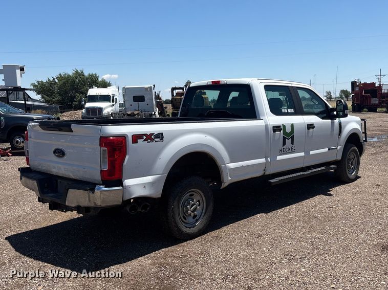 image for item FC2488 2019 Ford F250 Super Duty Crew Cab pickup truck