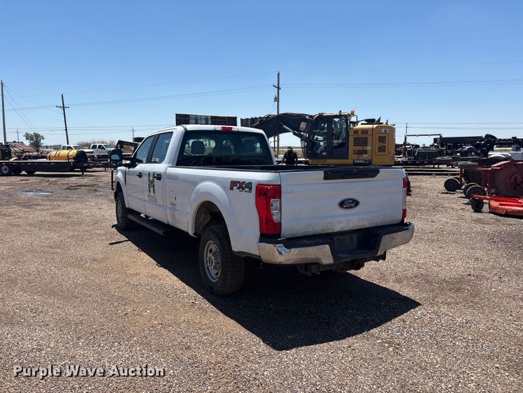 image for item FC2488 2019 Ford F250 Super Duty Crew Cab pickup truck