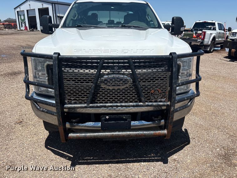 image for item FC2488 2019 Ford F250 Super Duty Crew Cab pickup truck