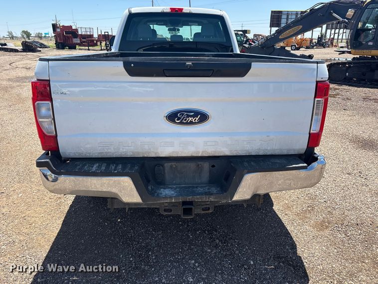 image for item FC2488 2019 Ford F250 Super Duty Crew Cab pickup truck
