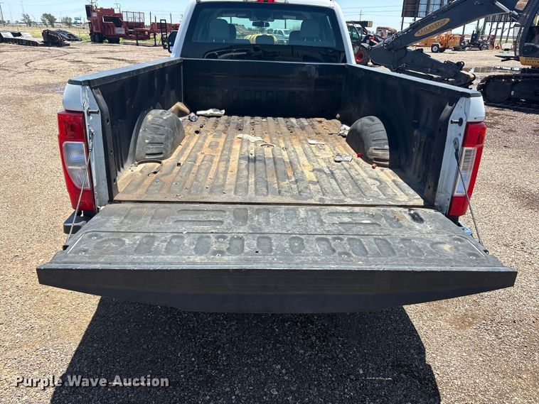 image for item FC2488 2019 Ford F250 Super Duty Crew Cab pickup truck