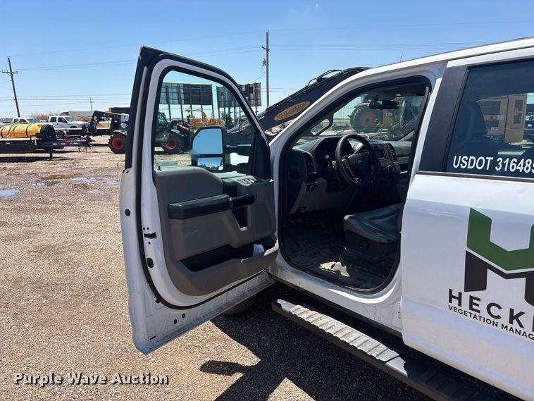 image for item FC2488 2019 Ford F250 Super Duty Crew Cab pickup truck
