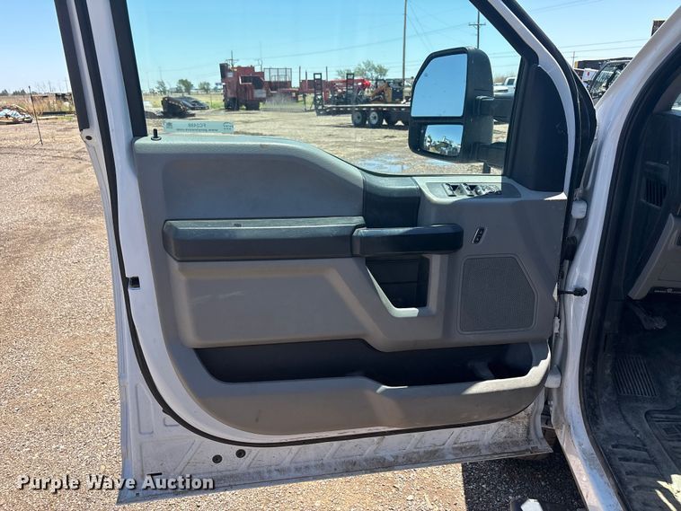image for item FC2488 2019 Ford F250 Super Duty Crew Cab pickup truck