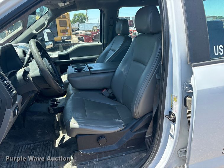 image for item FC2488 2019 Ford F250 Super Duty Crew Cab pickup truck