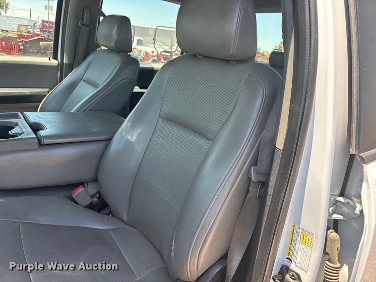 image for item FC2488 2019 Ford F250 Super Duty Crew Cab pickup truck