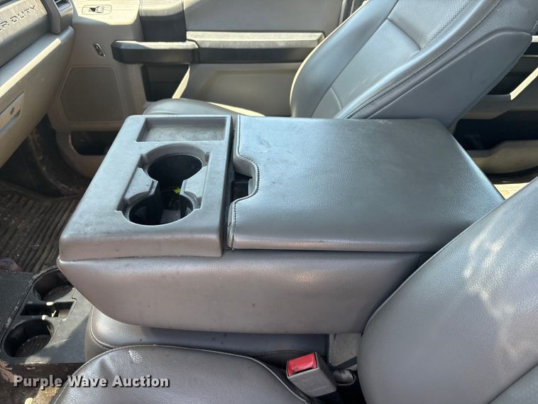image for item FC2488 2019 Ford F250 Super Duty Crew Cab pickup truck