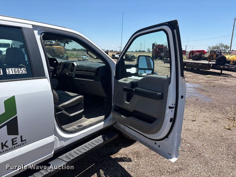 image for item FC2488 2019 Ford F250 Super Duty Crew Cab pickup truck