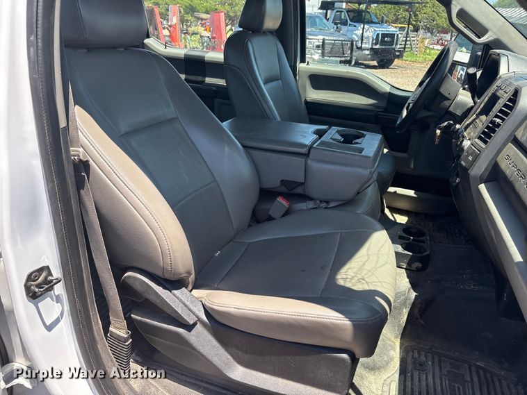 image for item FC2488 2019 Ford F250 Super Duty Crew Cab pickup truck