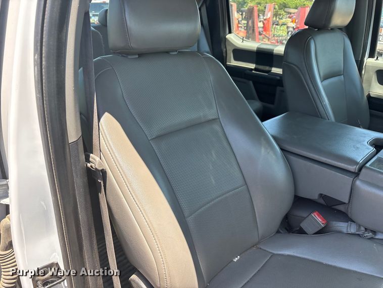 image for item FC2488 2019 Ford F250 Super Duty Crew Cab pickup truck
