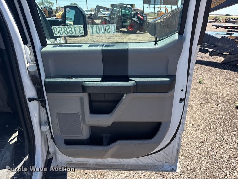 image for item FC2488 2019 Ford F250 Super Duty Crew Cab pickup truck
