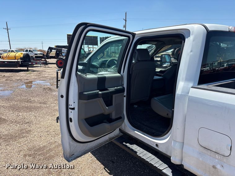 image for item FC2488 2019 Ford F250 Super Duty Crew Cab pickup truck