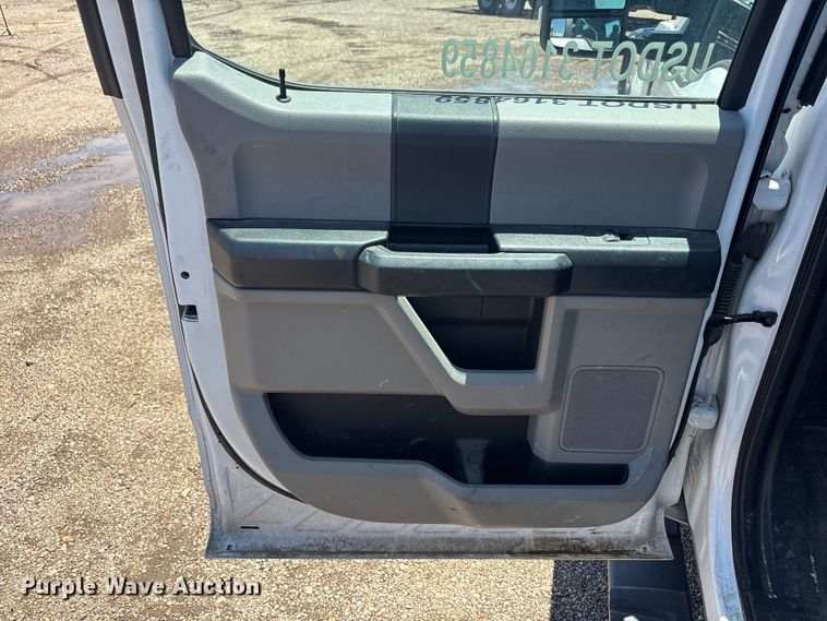 image for item FC2488 2019 Ford F250 Super Duty Crew Cab pickup truck
