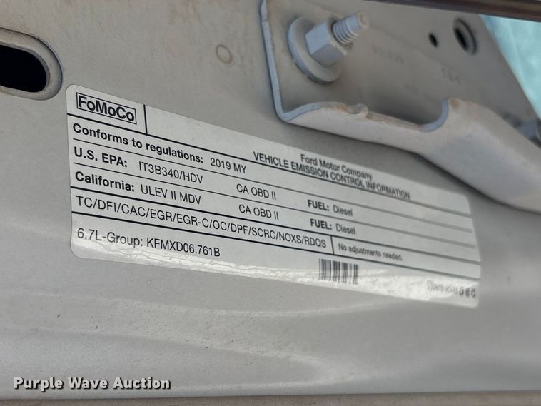 image for item FC2488 2019 Ford F250 Super Duty Crew Cab pickup truck
