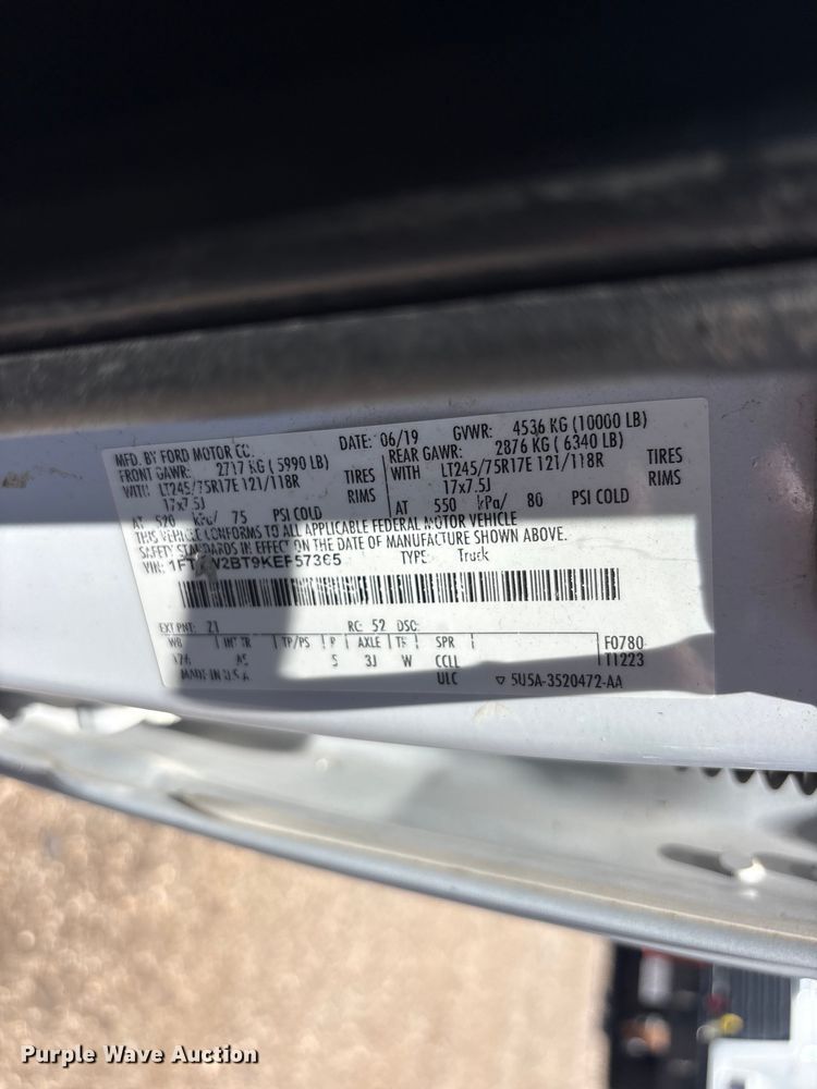 image for item FC2488 2019 Ford F250 Super Duty Crew Cab pickup truck