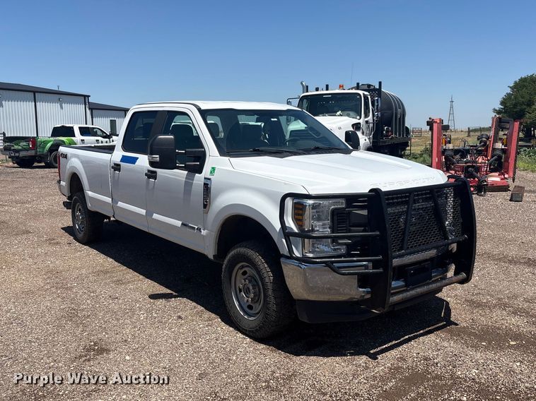 image for item FC2490 2019 Ford F250 Super Duty Crew Cab pickup truck