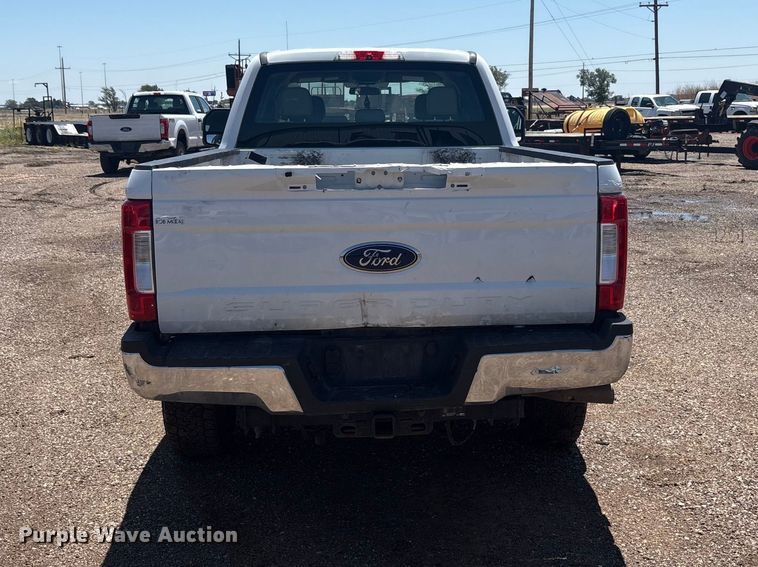 image for item FC2490 2019 Ford F250 Super Duty Crew Cab pickup truck