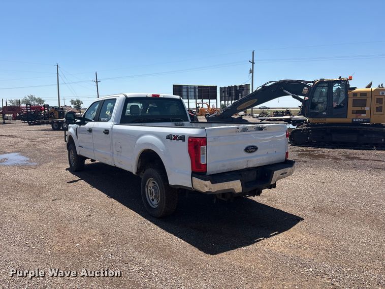 image for item FC2490 2019 Ford F250 Super Duty Crew Cab pickup truck