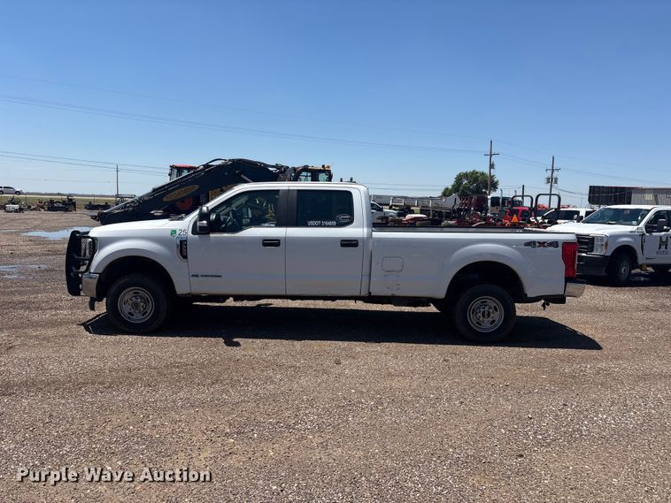 image for item FC2490 2019 Ford F250 Super Duty Crew Cab pickup truck
