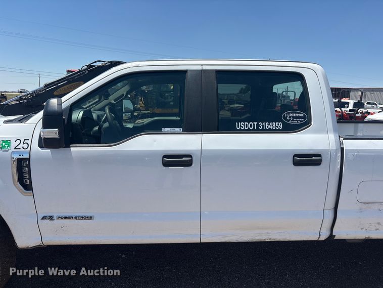 image for item FC2490 2019 Ford F250 Super Duty Crew Cab pickup truck