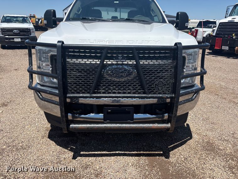 image for item FC2490 2019 Ford F250 Super Duty Crew Cab pickup truck