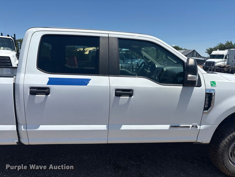 image for item FC2490 2019 Ford F250 Super Duty Crew Cab pickup truck