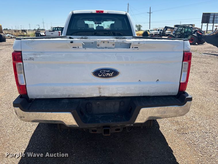 image for item FC2490 2019 Ford F250 Super Duty Crew Cab pickup truck