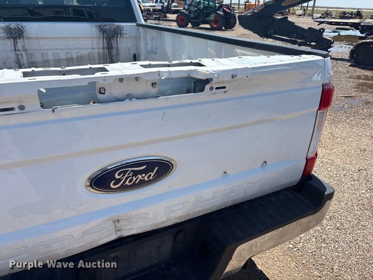 image for item FC2490 2019 Ford F250 Super Duty Crew Cab pickup truck