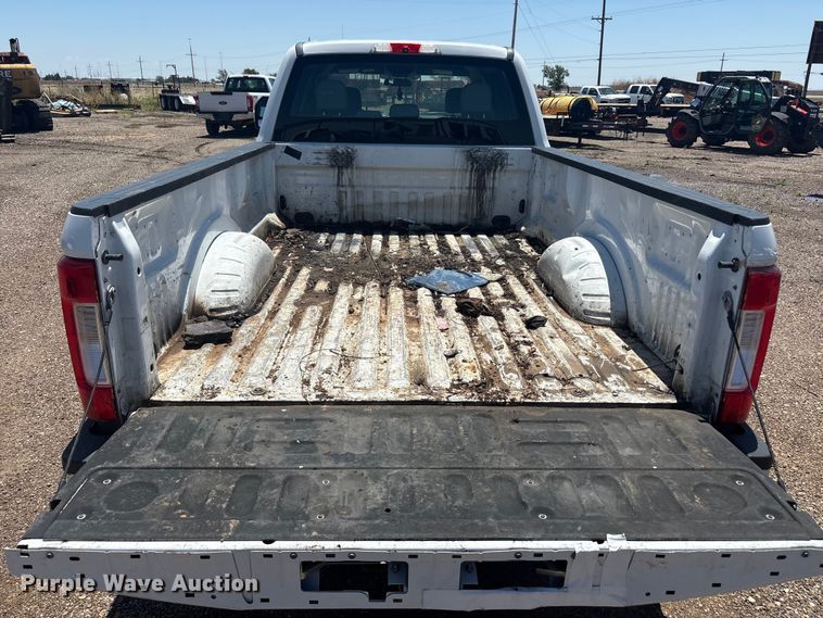 image for item FC2490 2019 Ford F250 Super Duty Crew Cab pickup truck