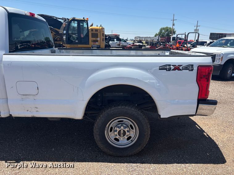 image for item FC2490 2019 Ford F250 Super Duty Crew Cab pickup truck